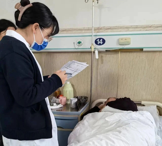 患者家属手写感谢信，诉说风湿免疫科医患真情