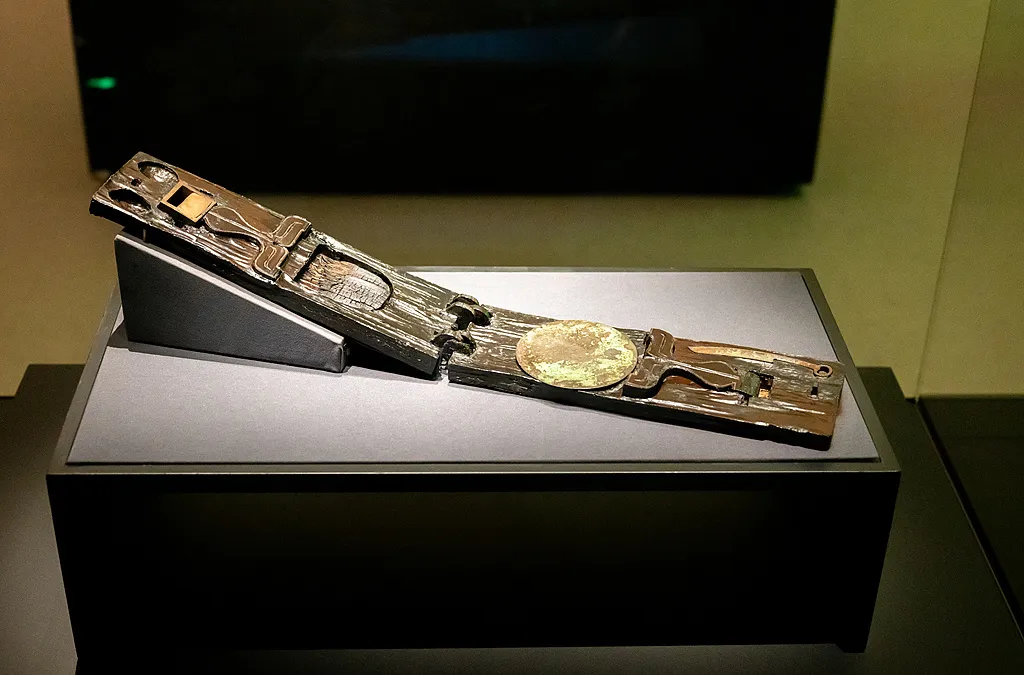 设计合理、携带方便 这就是战国便携“梳妆盒”