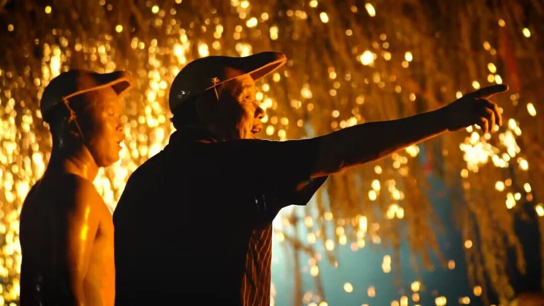 千年铁花放时代光芒 | 驻马店国家级非遗确山打铁花代表性传承人杨建军荣获百度百科年度影响力个人