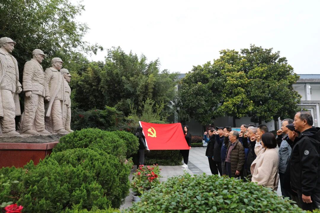 驿城区检察院多措并举做好离退休干部工作