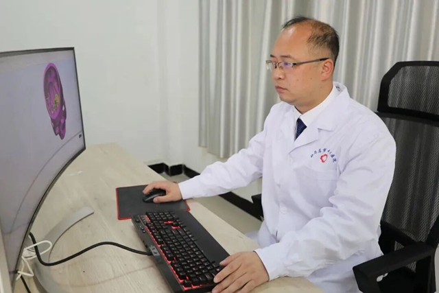 驻马店市中心医院杨扬主任医师受聘新疆医科大学博士研究生导师