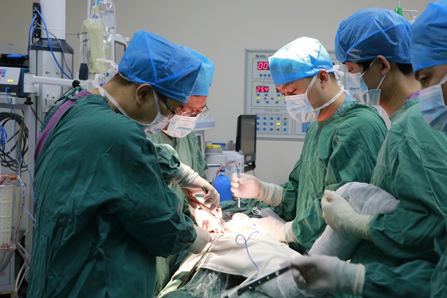 十岁男孩车祸受伤，驻马店市第一人民医院骨科二病区团队精心救治护佑安康