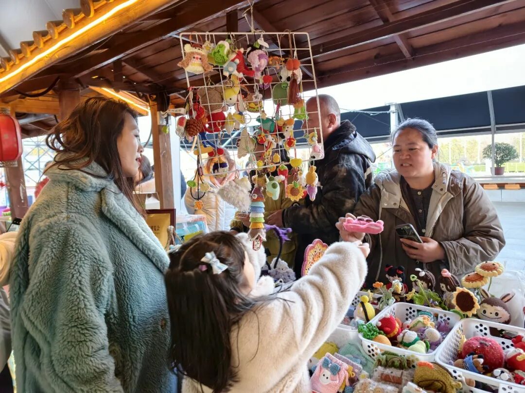 驼铃与汽笛共鸣！郑州上演丝路“古今同框”