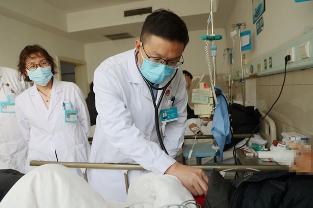 &ldquo;强基赋能 健康同行&rdquo;驻马店市中心医院专家团走进遂平县人民医院