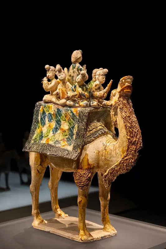 文博日历丨陶罐也讲究“穿搭” 来自大唐的陶艺美学