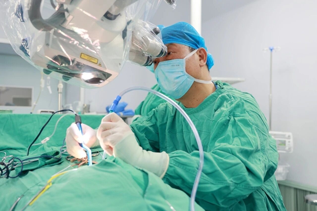 剥离血管斑块=赶走&ldquo;老糊涂&rdquo;？！71岁作家的&ldquo;痴呆假象&rdquo;，一台手术就破解