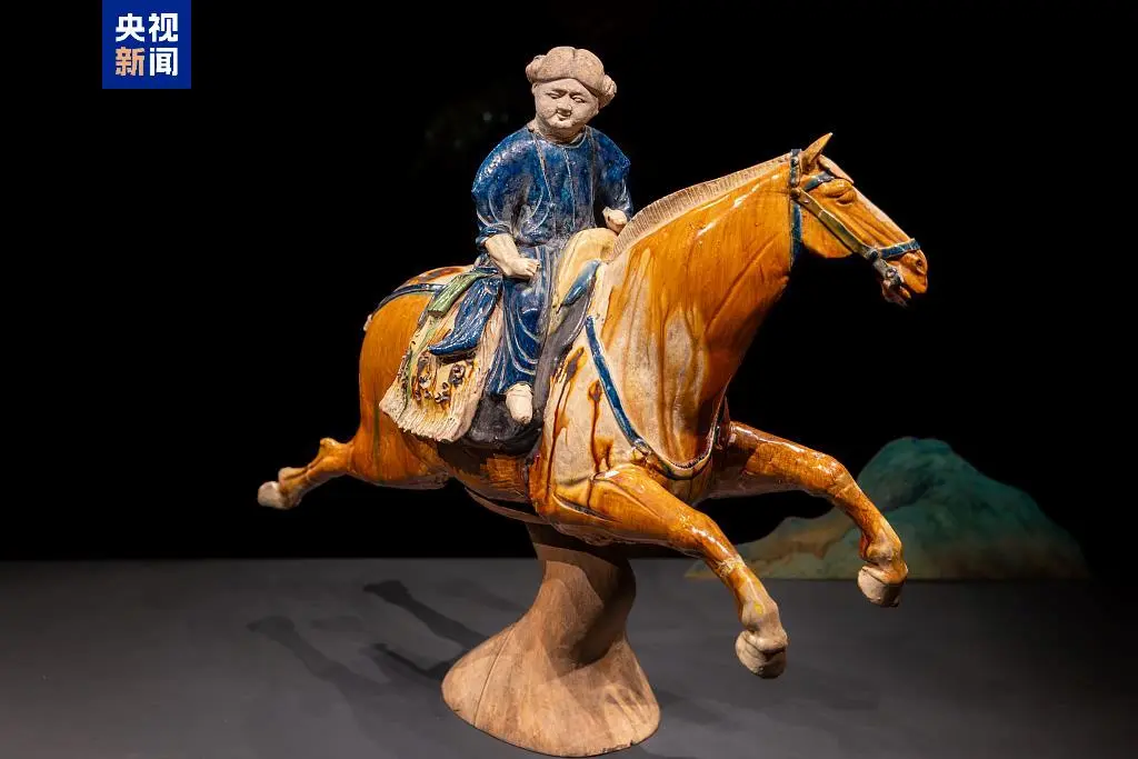 文博日历丨陶罐也讲究“穿搭” 来自大唐的陶艺美学