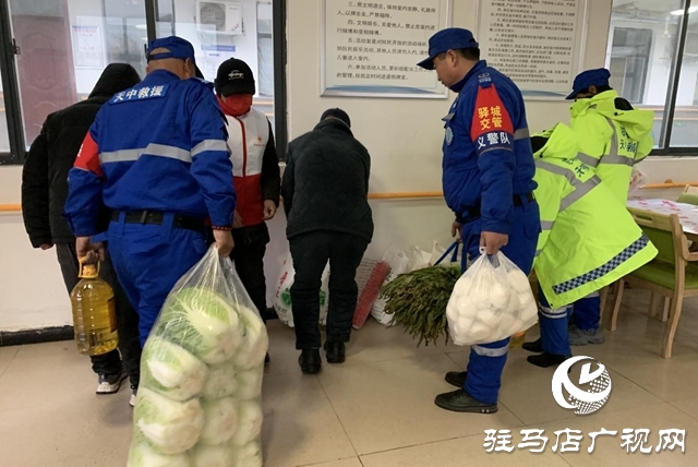 党建引领聚合力 志愿服务暖寒冬