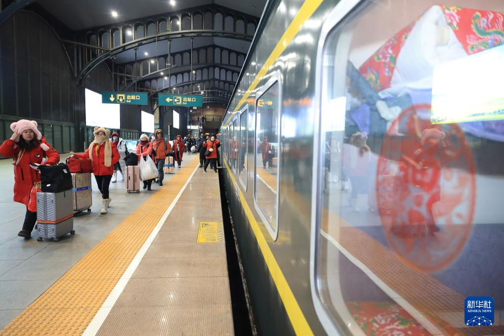 东北民俗”列车首迎大型国际旅游团