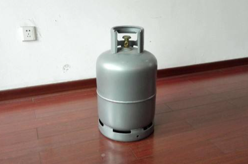 深夜拧开他人家中液化气罐，想干啥？