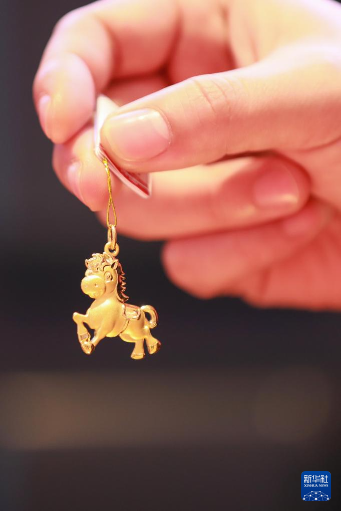生肖马主题黄金饰品热销