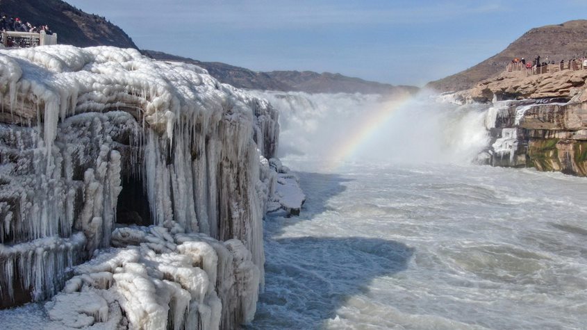 山西吉县黄河壶口瀑布现流凌封河景观