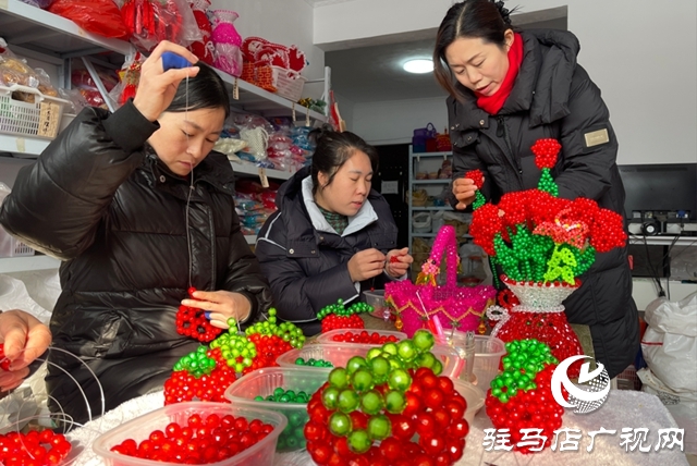 小串珠“串”起居家就业幸福路