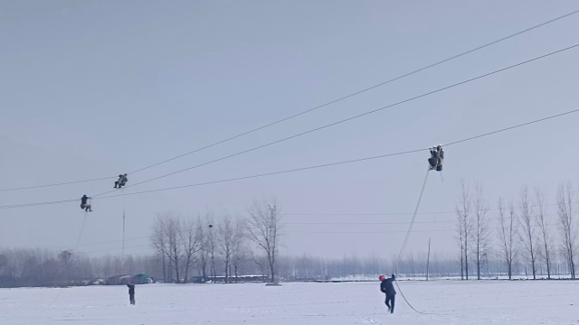  国网上蔡县供电公司：加装防舞动装置 筑牢电网安全防线