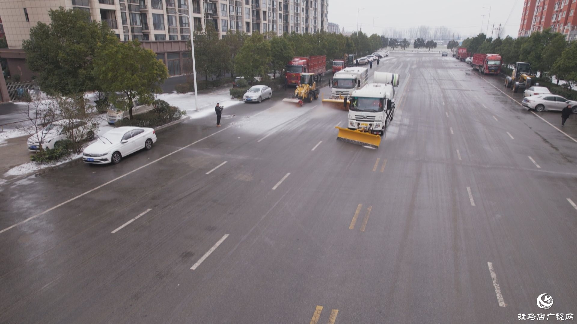 正阳县城市管理综合执法局闻雪而动全力保畅通