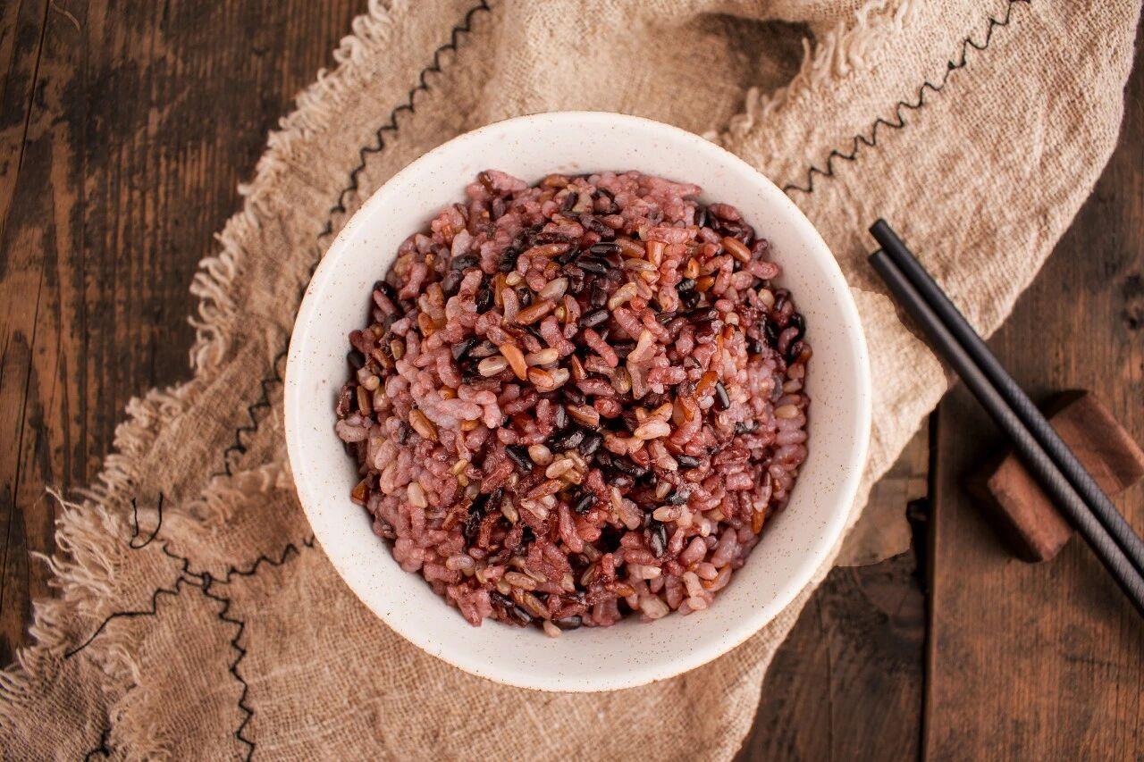 粗粮糊糊、饼干吃了反而血糖飙升 把握三个原则才健康