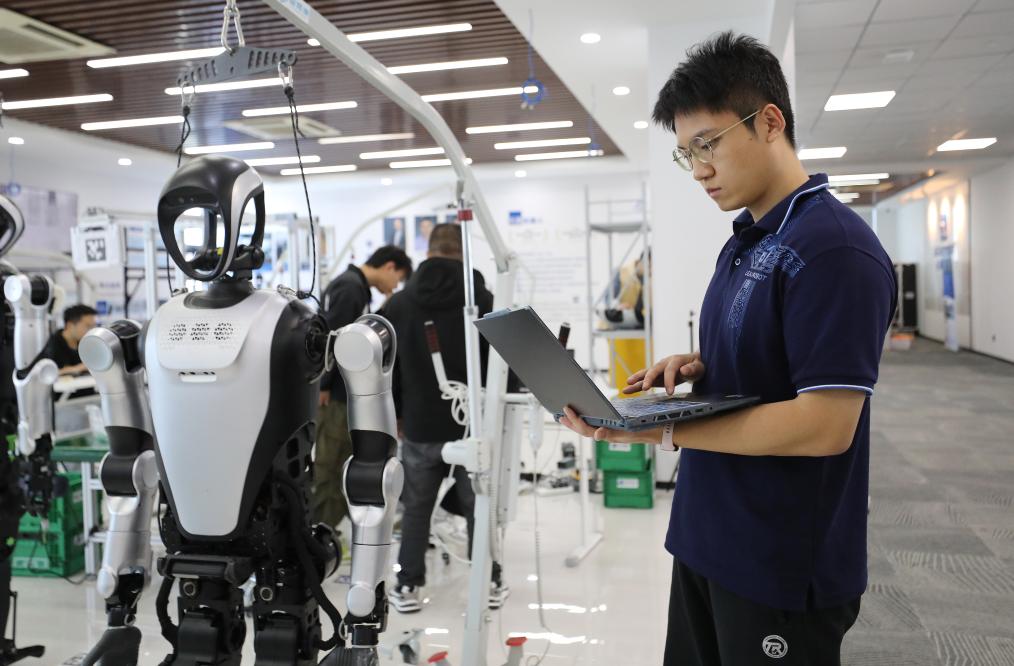 AI时代，职业生态如何变化？怎样的人能更好适应？