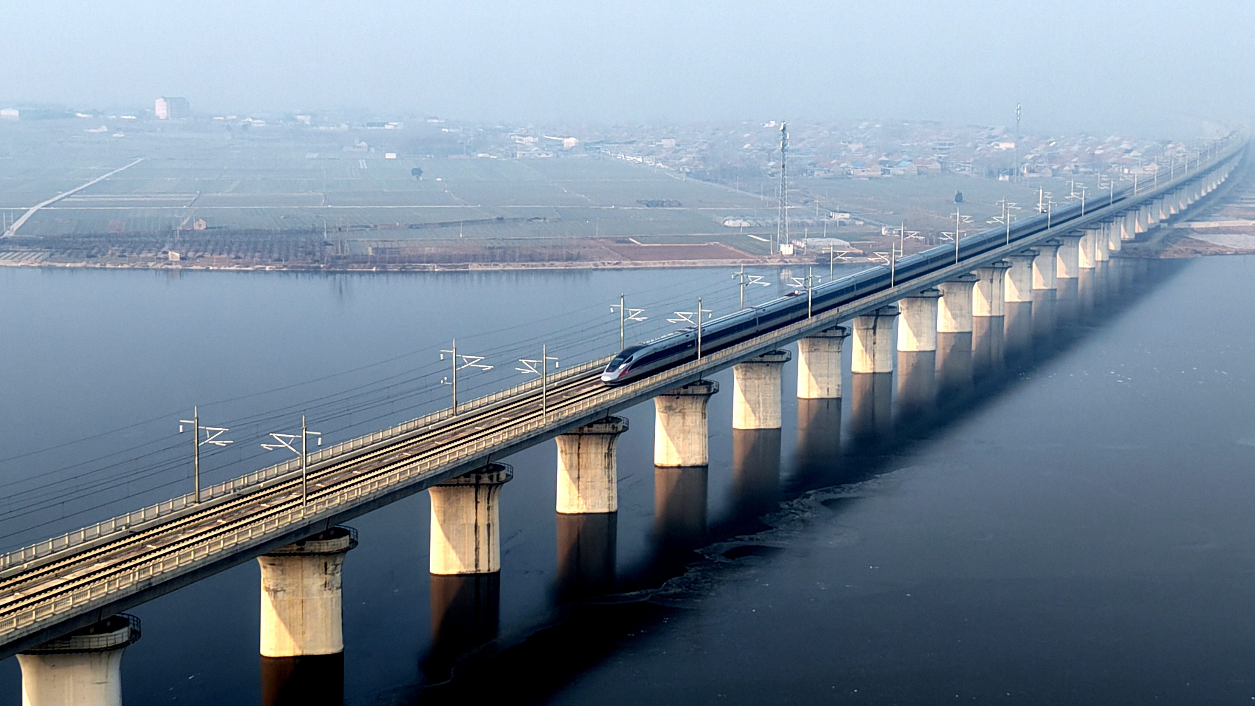 全国铁路1月26日起实行新的列车运行图