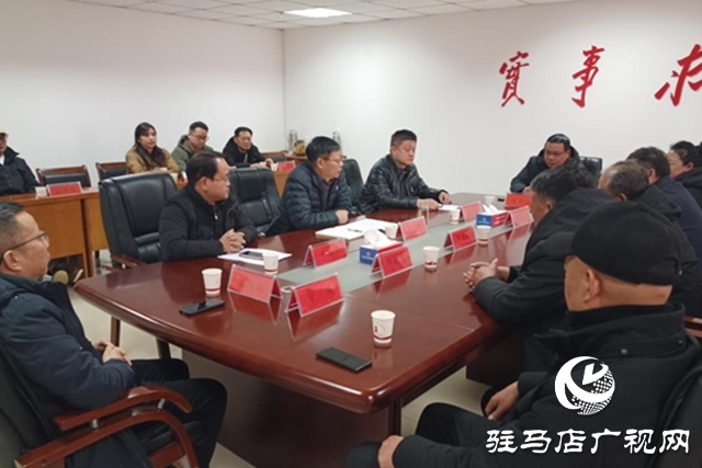 媒体助乡兴 锦旗传深情