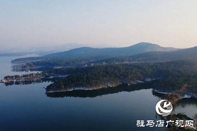 【大美天中】泌阳铜山湖现&ldquo;冰蓝&rdquo;奇观 冬日画卷引客来