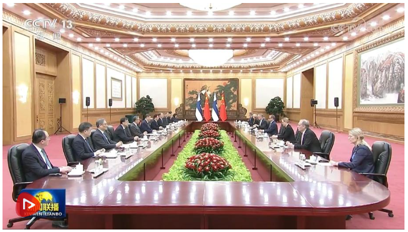 习近平会见芬兰总理奥尔波