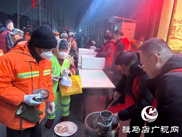 浓情腊八暖寒冬——平舆县总工会开展腊八节慰问活动