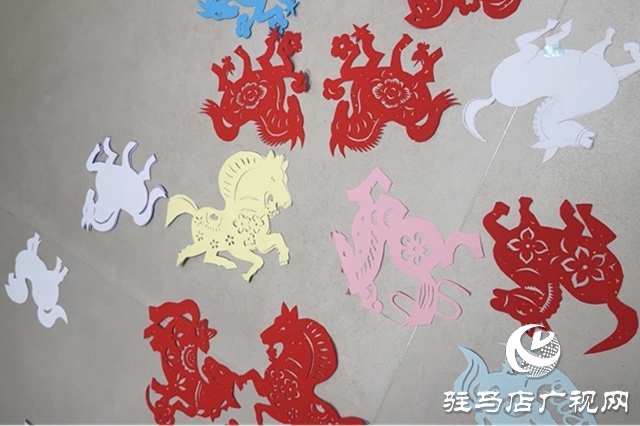 非遗传承人朱俊：剪出龙马精神 守护指尖年俗