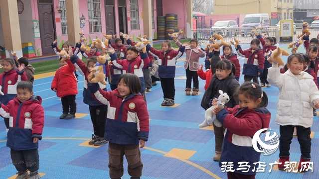 “温暖有我 德耀泌阳”系列活动走进郭集镇两所小学