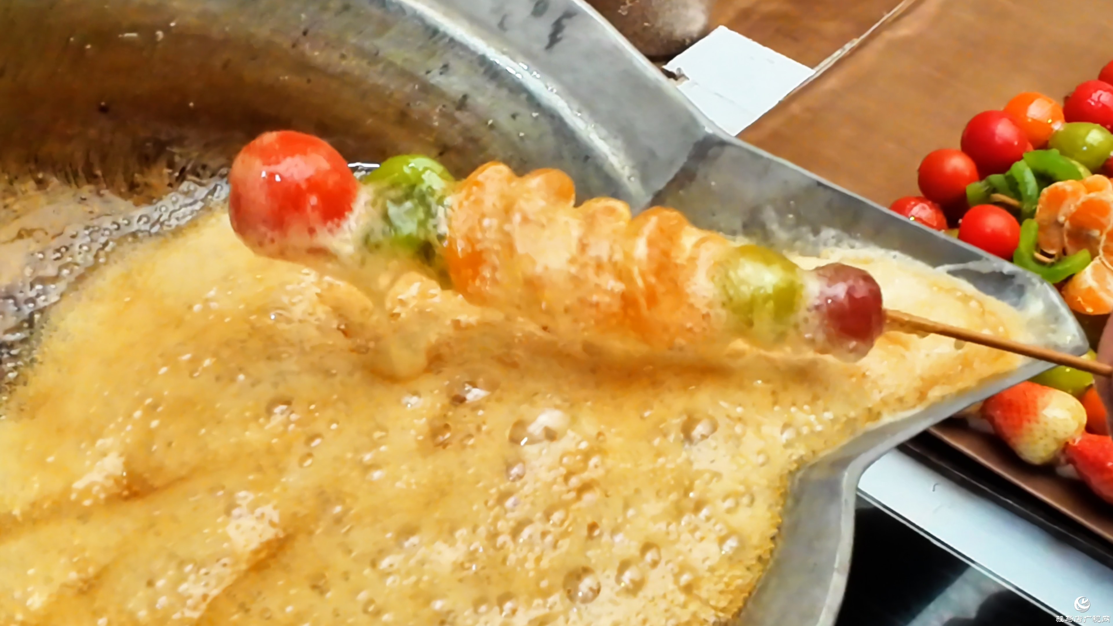 正阳县:糖葫芦串起幸福年味