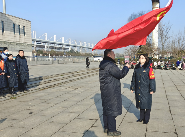 2026年铁路春运拉开帷幕 驻马店西站举行誓师大会