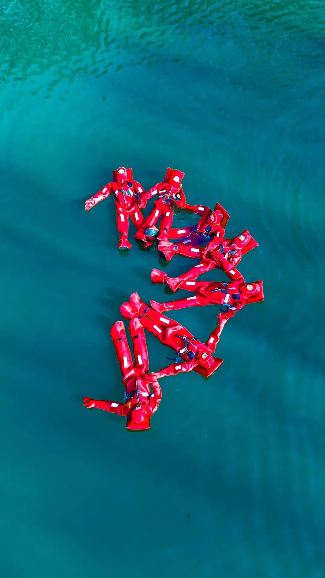 嵖岈山冰浮项目正式上线！解锁「冰岛同款」冰浮奇遇！