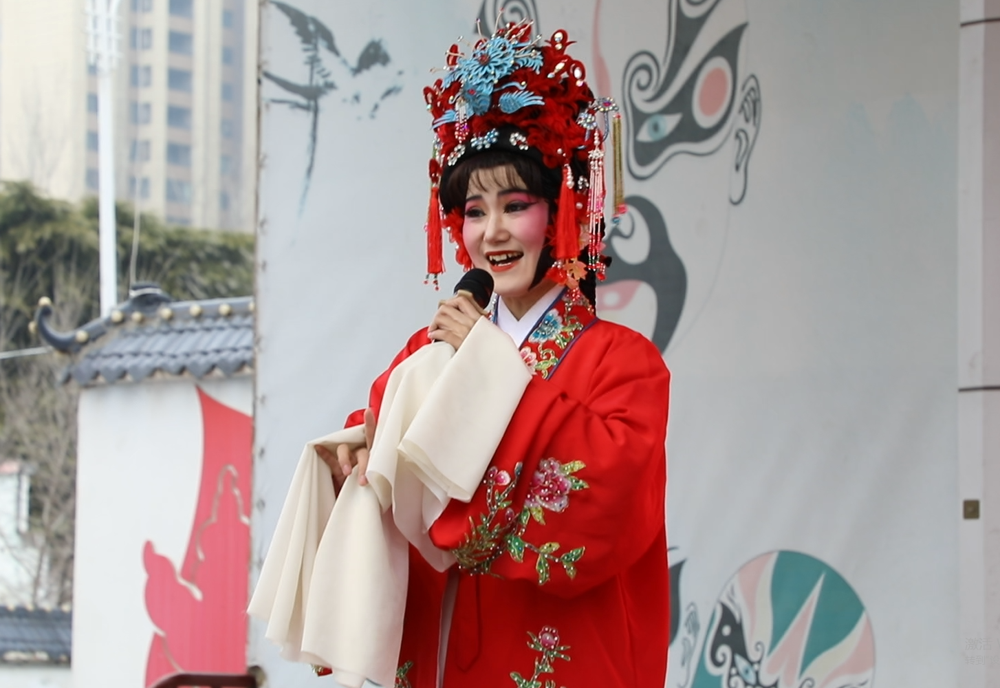 “百花迎新乐中原”2026河南文艺界惠民演出走进驻马店