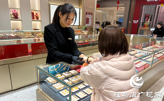 岁末金市“热”起来 马年主题饰品迎消费热潮