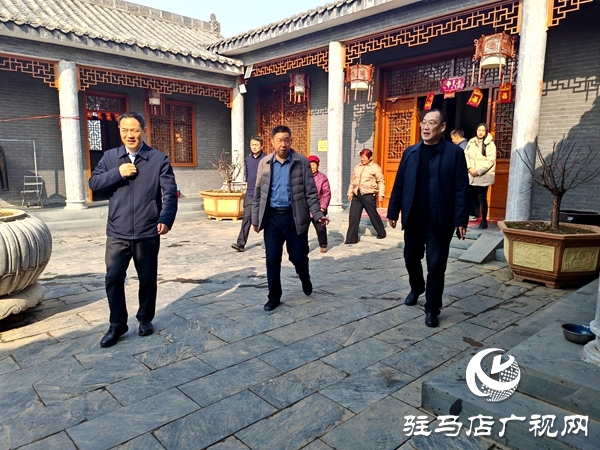 驻马店市、平舆县工商联开展春节前企业家亲属慰问活动