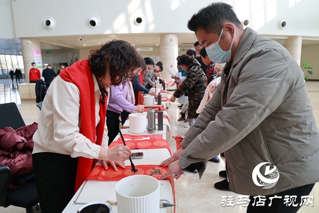 墨香送福暖医患 春联传情迎新春