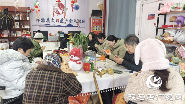 余水云：一针一线钩出非遗之美 巧手编织“花样”人生