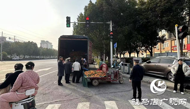  示范区城管局：整治占道经营 规范市容秩序
