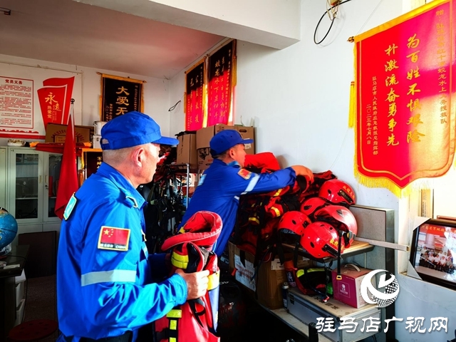 驻马店红十字蛟龙水上义务搜救队以学促干提升应急救援能力