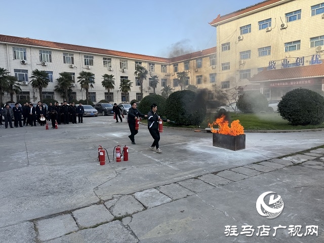 中原银行驻马店分行开展全员消防疏散演练