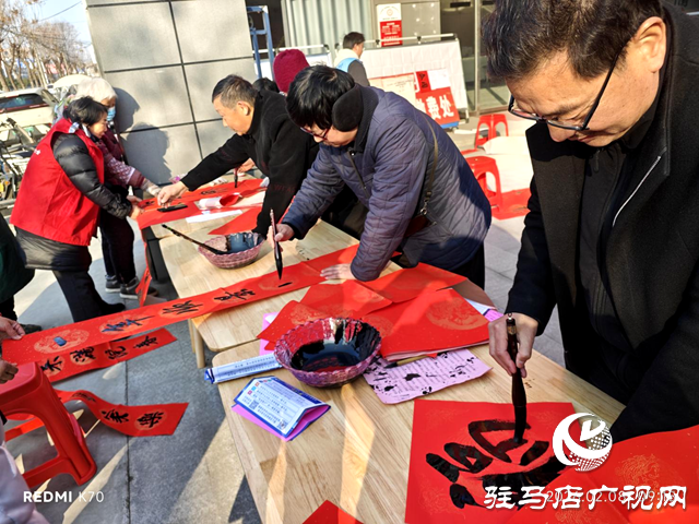 正阳：墨香暖民心 春联传真情