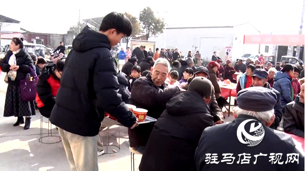 遂平县赵庄村：孝善饺子宴 喜迎幸福年