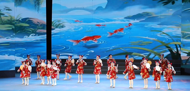 驻马店市举办第八届少儿春节文艺晚会