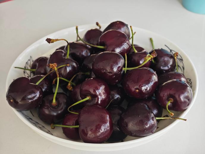 车厘子吃多了会让人中毒吗？