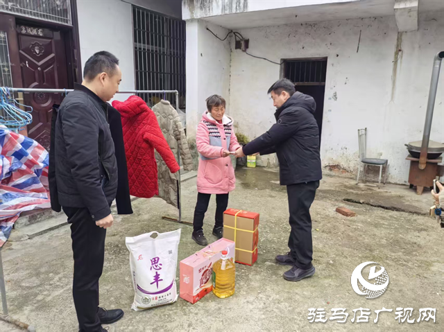  示范区城管局开展春节前帮扶慰问活动