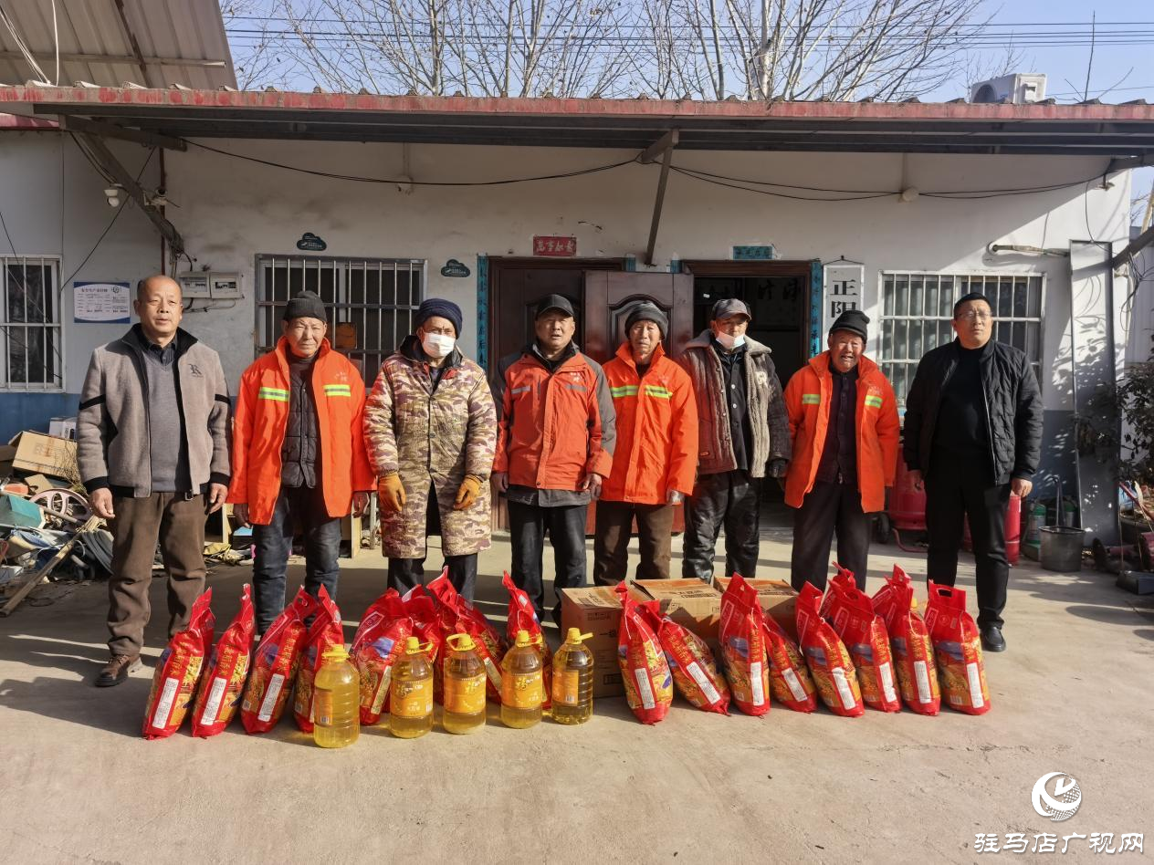 正阳县熊寨镇：爱心企业献爱心 新春慰问环卫工
