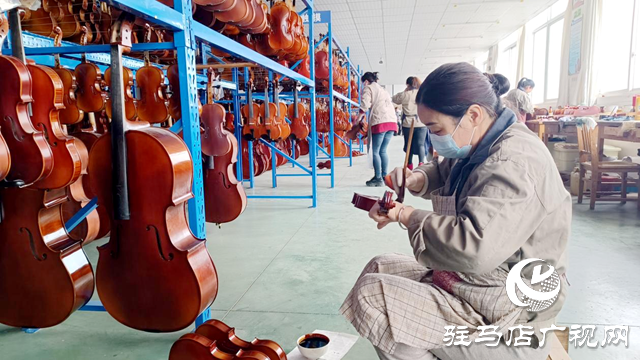 昊韵乐器：春潮涌动生产线 匠心制琴闯全球