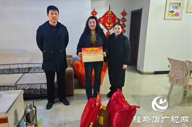 驿城区蚁蜂镇:喜报传捷讯 尊崇暖兵心