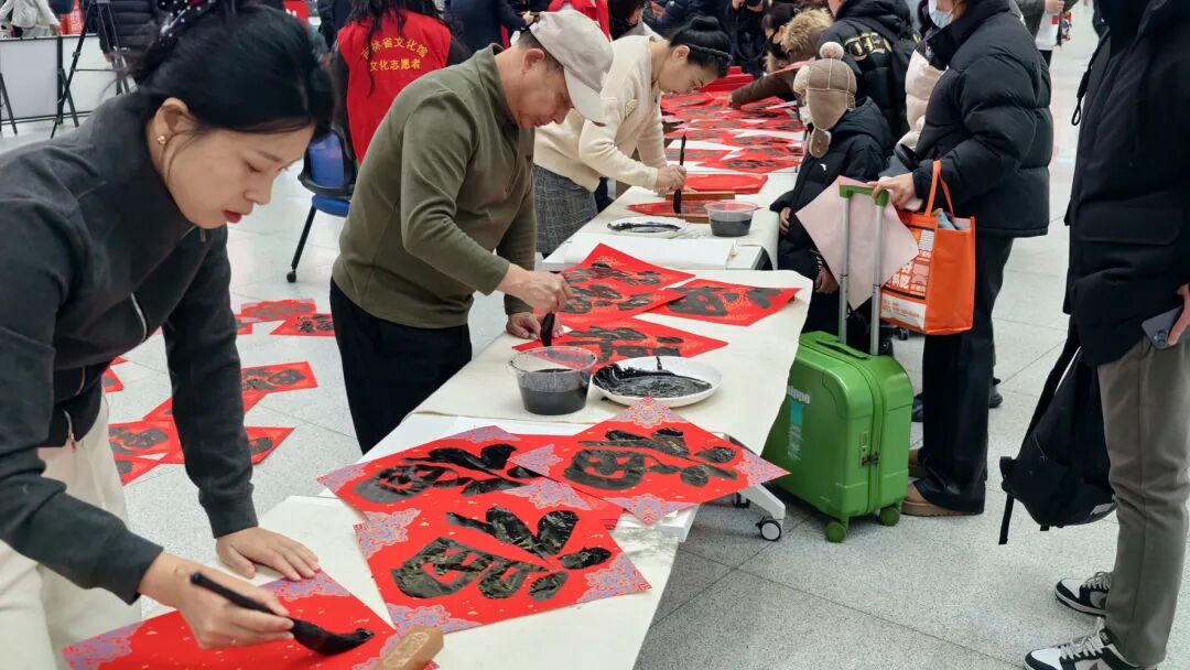 让传统年俗“活”在文化场景里