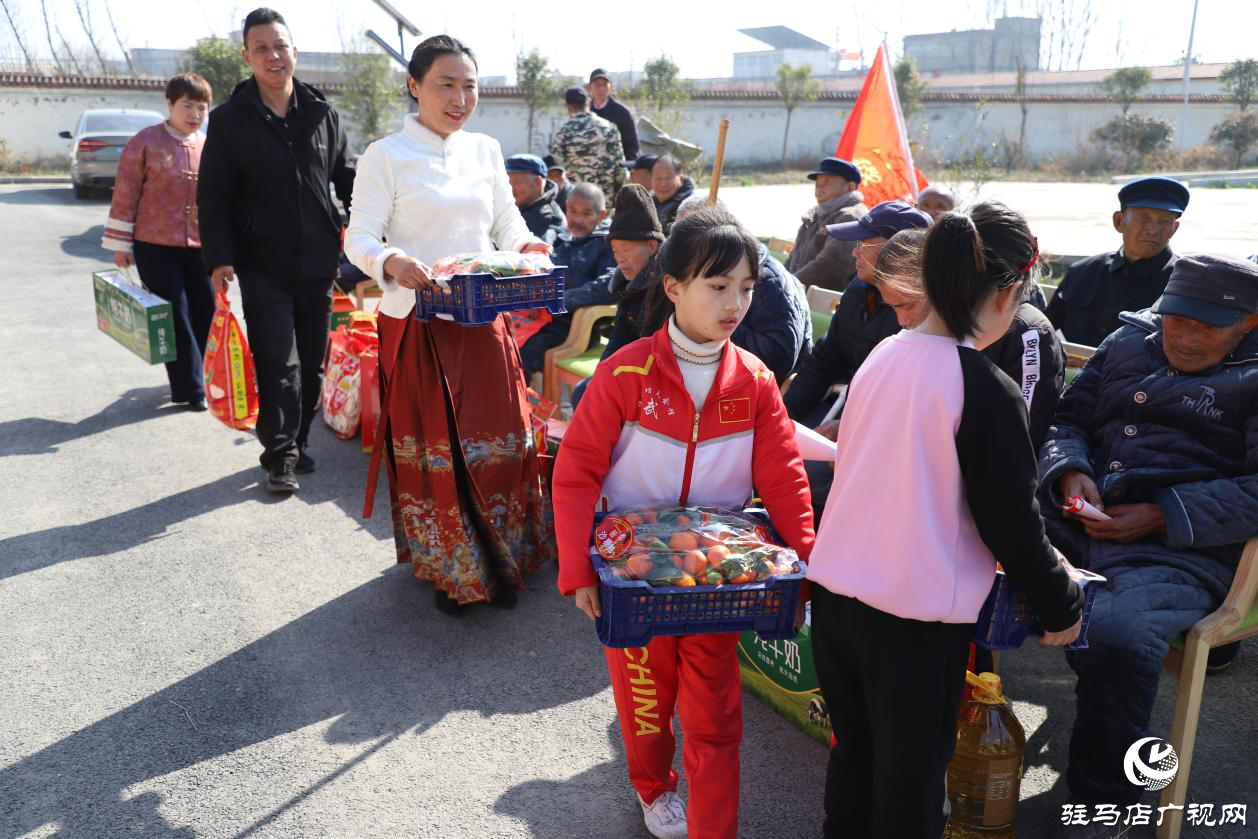 正阳县：袁家志愿服务队连续13年慰问敬老院