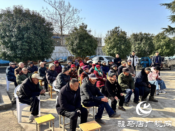 平舆县阳城镇:丁营村爱心人士刘小海春节前捐赠爱心物资